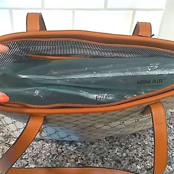 Deluxity Los Angeles Bag. NWT - Picture 8 of 13